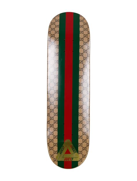 Gucci skateboard logo